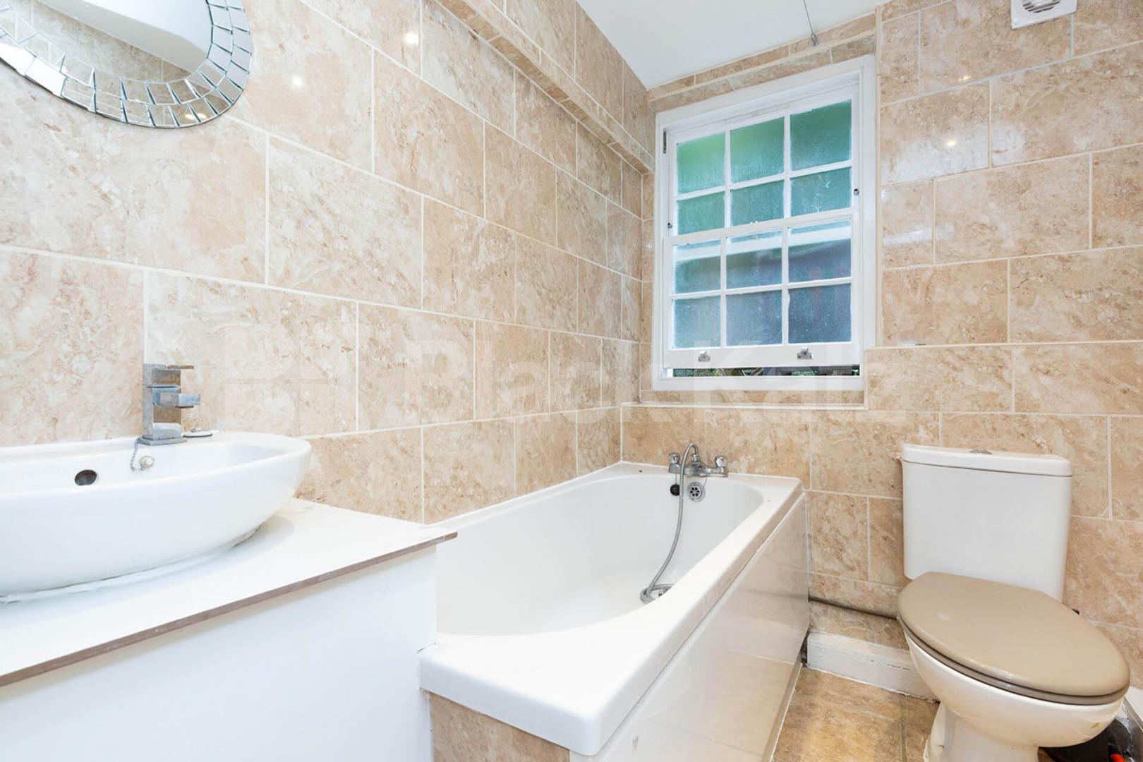 perfect for sharers and located close to Angel station Remington Street, Angel